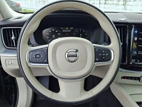 Used 2018 Volvo XC60 T6 Momentum w/ Convenience Package AWD/4WD image 16