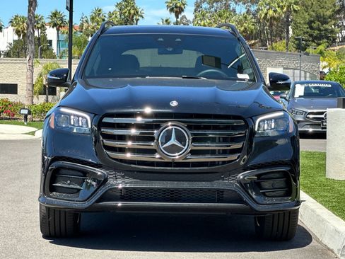 New 2026 Mercedes-Benz GLS 580 4MATIC image 8