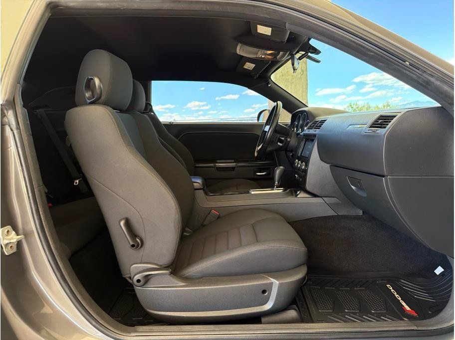 Used 2009 Dodge Challenger R/T w/ Sound Group RWD image 13