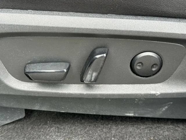 Certified 2025 Nissan Pathfinder SV AWD/4WD image 33