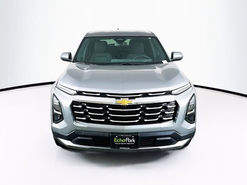 Used 2025 Chevrolet Equinox LT image 2
