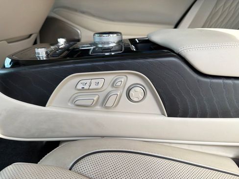 Used 2022 Genesis G90 5.0 Ultimate RWD image 6