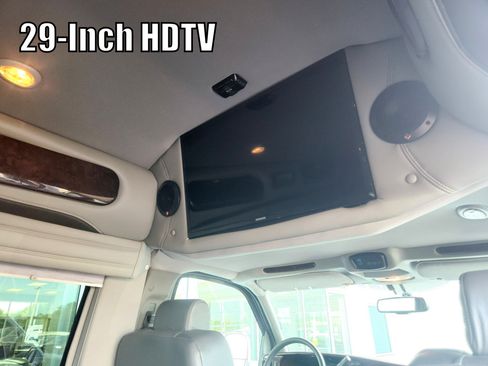 Used 2015 Chevrolet Express 2500 RWD image 8