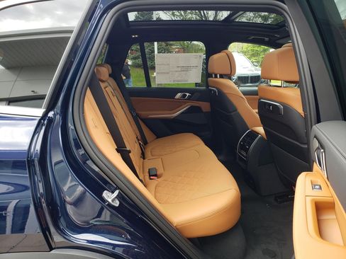 New 2026 BMW X5 xDrive50e w/ Climate Comfort Package AWD/4WD image 17