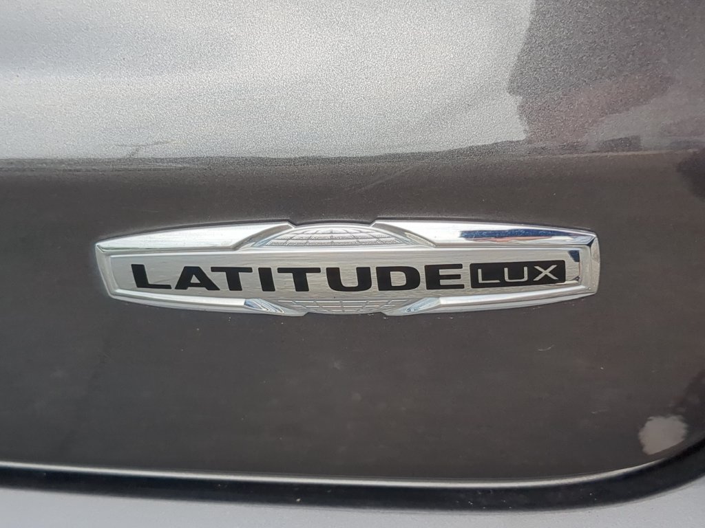 Used 2022 Jeep Compass Latitude AWD/4WD image 12