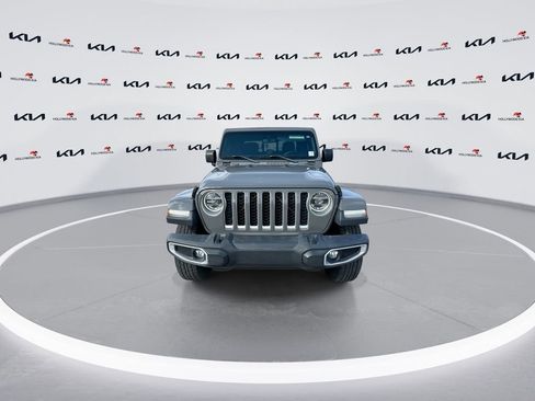Used 2021 Jeep Gladiator Overland AWD/4WD image 3