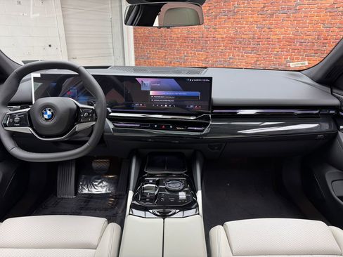 New 2026 BMW 530i xDrive w/ Premium Package AWD/4WD image 11