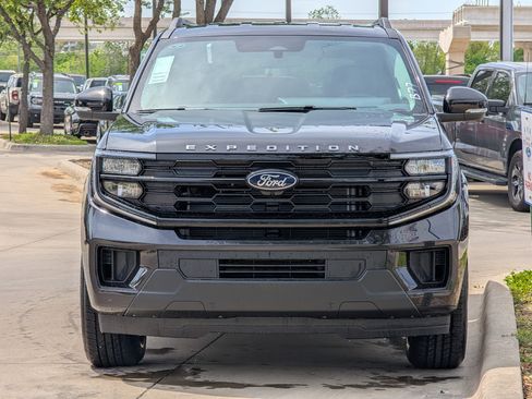 New 2026 Ford Expedition Active image 7