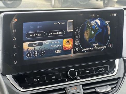 Used 2023 Nissan Altima 2.5 SR w/ SR Premium Package image 18