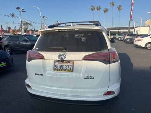 Used 2018 Toyota RAV4 XLE w/ Carpet Mat Package image 7
