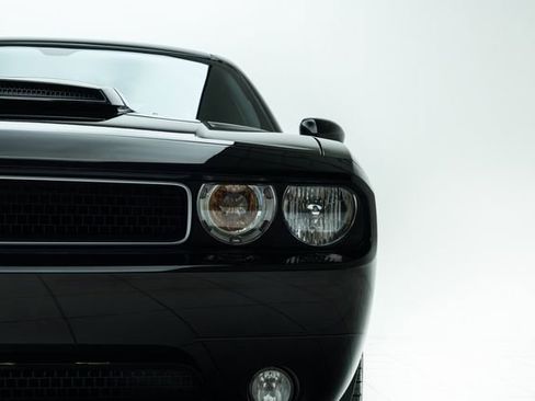 Used 2012 Dodge Challenger R/T image 7
