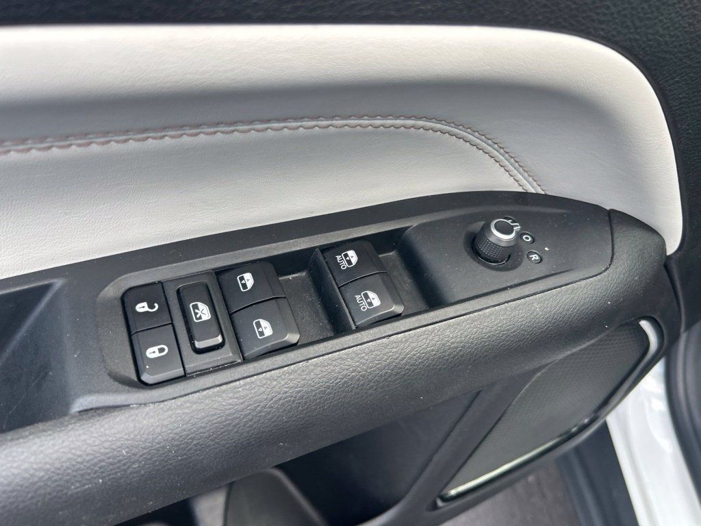 Used 2025 Jeep Compass Limited AWD/4WD image 34