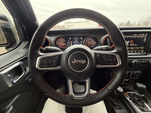 Used 2022 Jeep Gladiator Mojave w/ Cold Weather Group image 17