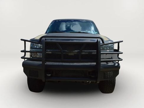 Used 2004 Chevrolet Silverado 2500 W/T w/ Skid Plate Package AWD/4WD image 2