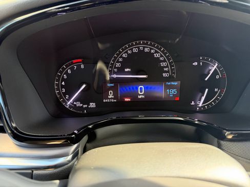 Used 2017 Cadillac XT5 Premium Luxury w/ Driver Assist Package image 9