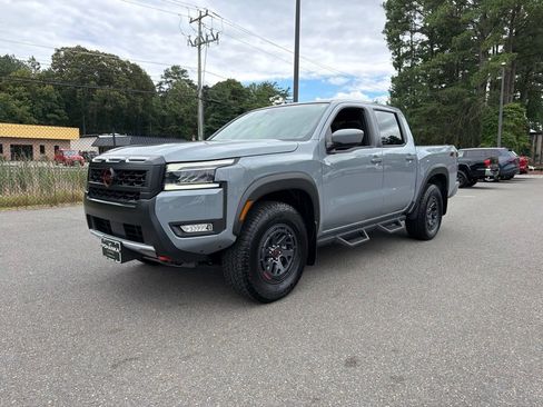 Certified 2025 Nissan Frontier PRO-4X AWD/4WD image 2