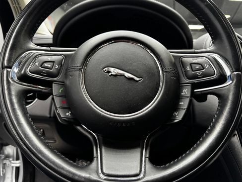 Used 2016 Jaguar XJ R-Sport image 20
