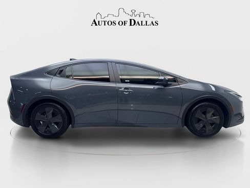 Used 2025 Toyota Prius LE FWD image 10