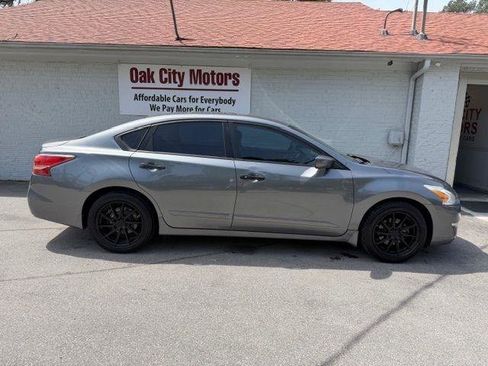 Used 2015 Nissan Altima 2.5 S w/ Power Driver Seat Package image 4
