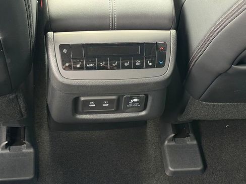 New 2026 Nissan Pathfinder Platinum AWD/4WD image 24
