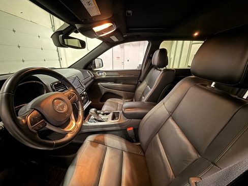 Used 2020 Jeep Grand Cherokee Limited image 16