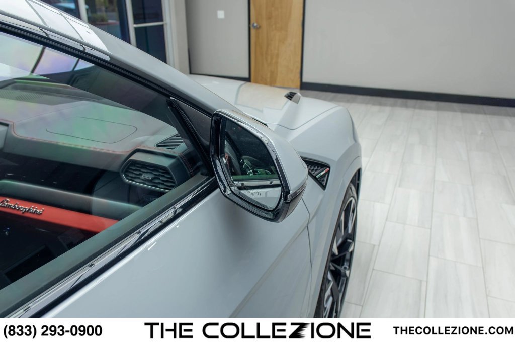 Used 2024 Lamborghini Urus S AWD/4WD image 32