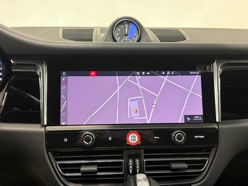 Certified 2026 Porsche Macan image 18