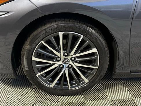 Used 2024 Lexus ES 350 w/ Premium Package FWD image 9
