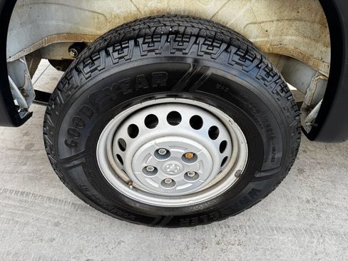 Used 2024 RAM ProMaster 2500 w/ Convenience Group FWD image 18