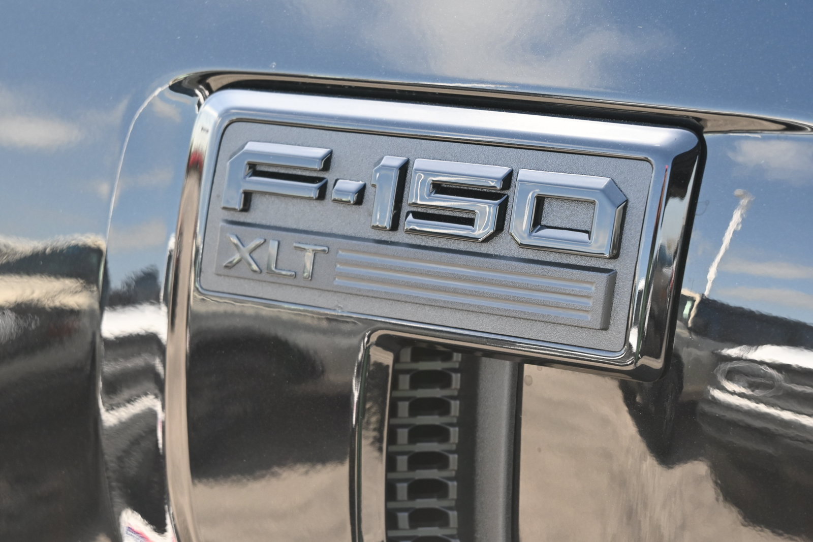 New 2026 Ford F150 XLT w/ Equipment Group 302A MID RWD image 13