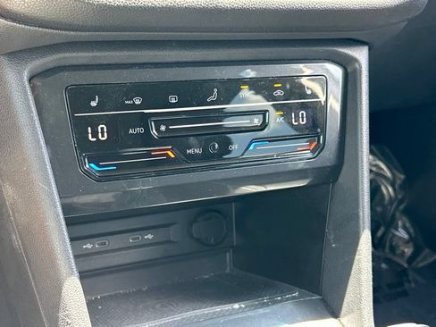 Certified 2023 Volkswagen Tiguan SE FWD image 36