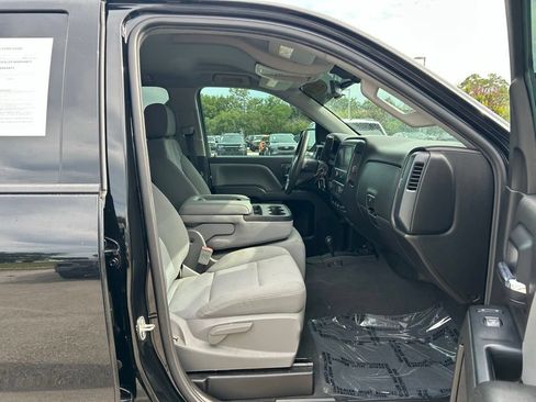 Used 2019 Chevrolet Silverado 1500 Custom w/ Custom Convenience Package AWD/4WD image 34