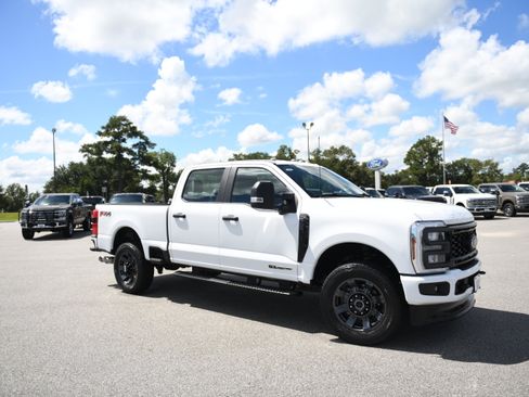 Used 2024 Ford F250 XL w/ STX Appearance Package AWD/4WD image 2