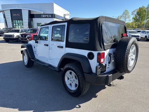 Used 2017 Jeep Wrangler Unlimited Sport w/ Quick Order Package 23S AWD/4WD image 3