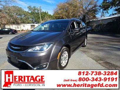 Used 2018 Chrysler Pacifica Touring-L w/ Premium Audio Group