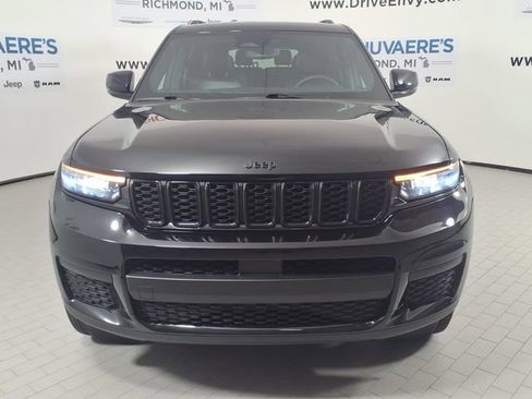 Used 2024 Jeep Grand Cherokee L Laredo AWD/4WD image 2
