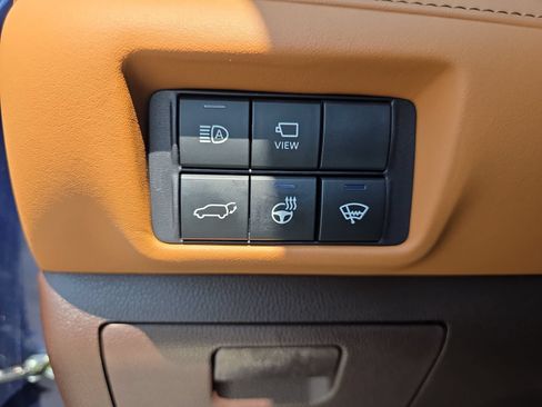 Used 2022 Toyota Highlander Platinum AWD/4WD image 27