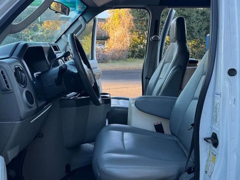 Used 2011 Ford E-250 and Econoline 250 w/ PWR Group image 12