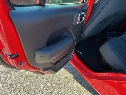 New 2026 Jeep Gladiator Sport image 18