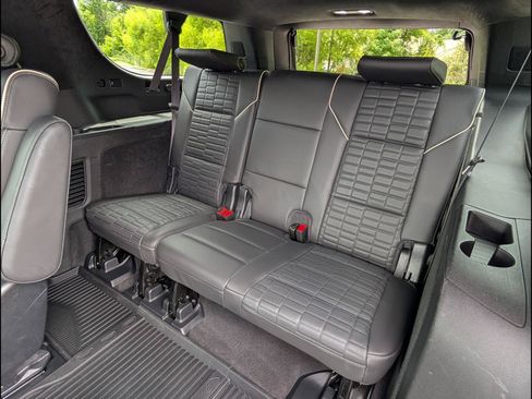 Used 2023 Cadillac Escalade ESV Sport Platinum w/ LPO, ONYX Package AWD/4WD image 16