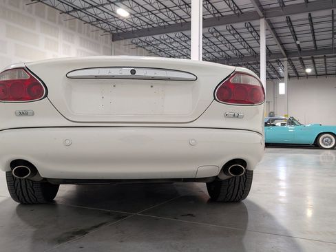 Used 2003 Jaguar XK8 Convertible image 13