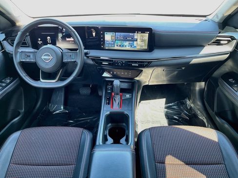 Used 2025 Nissan Kicks SR FWD image 26