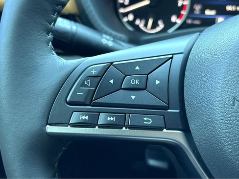 New 2025 Nissan Sentra SV w/ SV Premium Package image 18