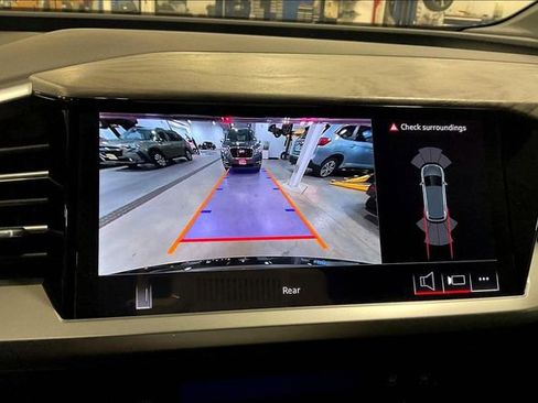 Used 2025 Audi Q4 e-tron Premium Plus w/ Premium Plus image 21