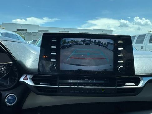 Used 2021 Toyota Sienna XLE FWD image 14