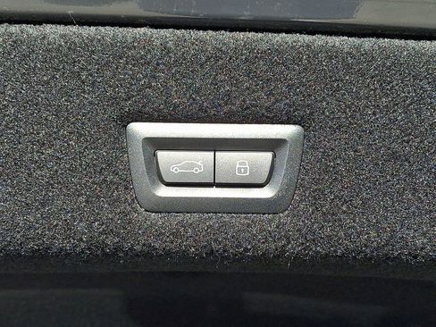 Certified 2025 BMW 750e xDrive w/ Executive Package image 30