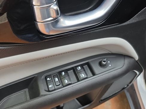 Used 2025 Jeep Compass Limited AWD/4WD image 21