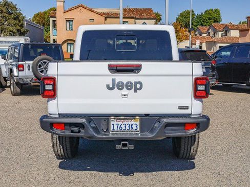 Used 2021 Jeep Gladiator Overland w/ Popular Equipment Package image 5
