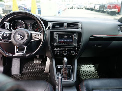 Used 2016 Volkswagen Jetta GLI SE image 16
