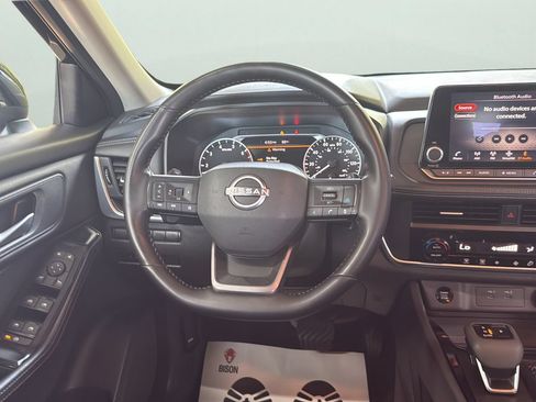 Used 2025 Nissan Rogue SV FWD image 13